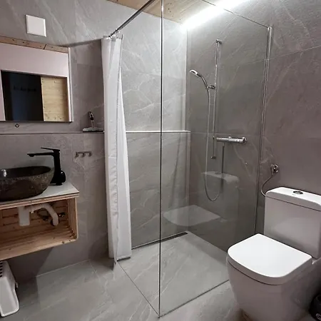 Syril's Mountain Paradise Hondrich