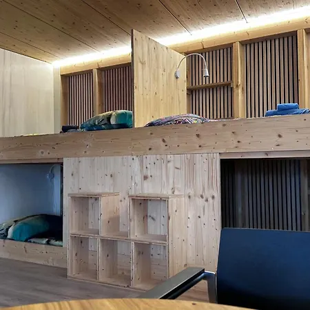 Syril's Mountain Paradise Hostel *